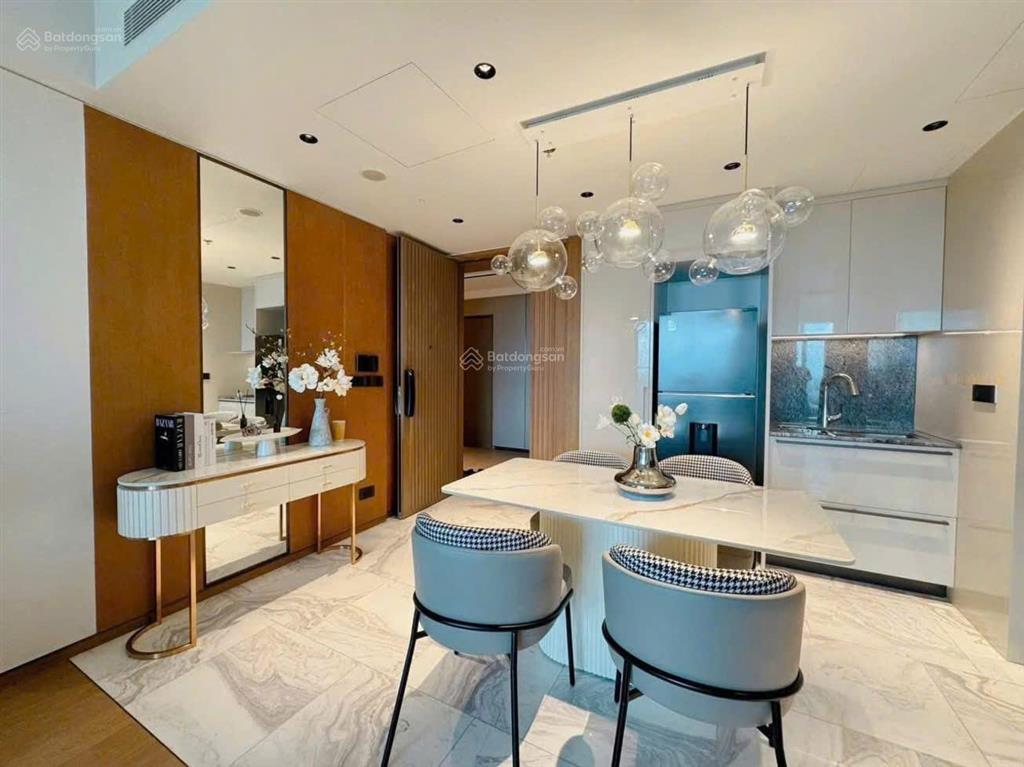 Chính chủ cần bán gấp căn hộ 2n2vs vinhomes greenbay  view hồ  dt 63m²  full nt, giá chỉ 7,1 tỷ