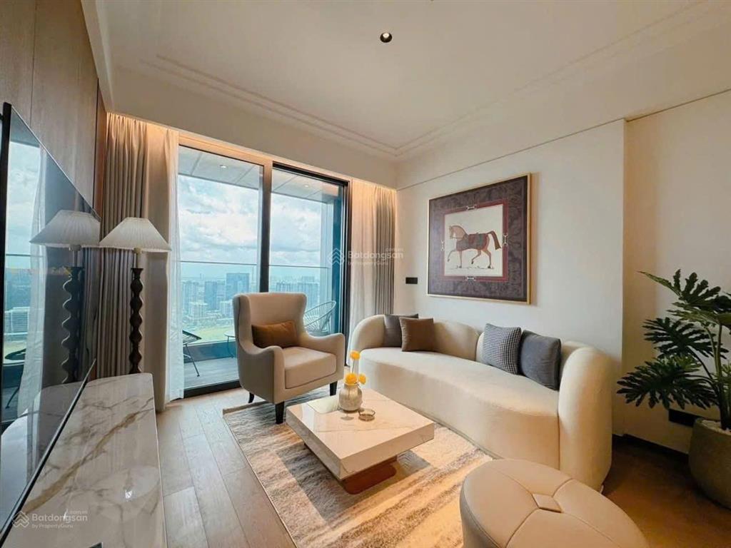 Chính chủ cần bán gấp căn hộ 2n2vs vinhomes greenbay  view hồ  dt 63m²  full nt, giá chỉ 7,1 tỷ