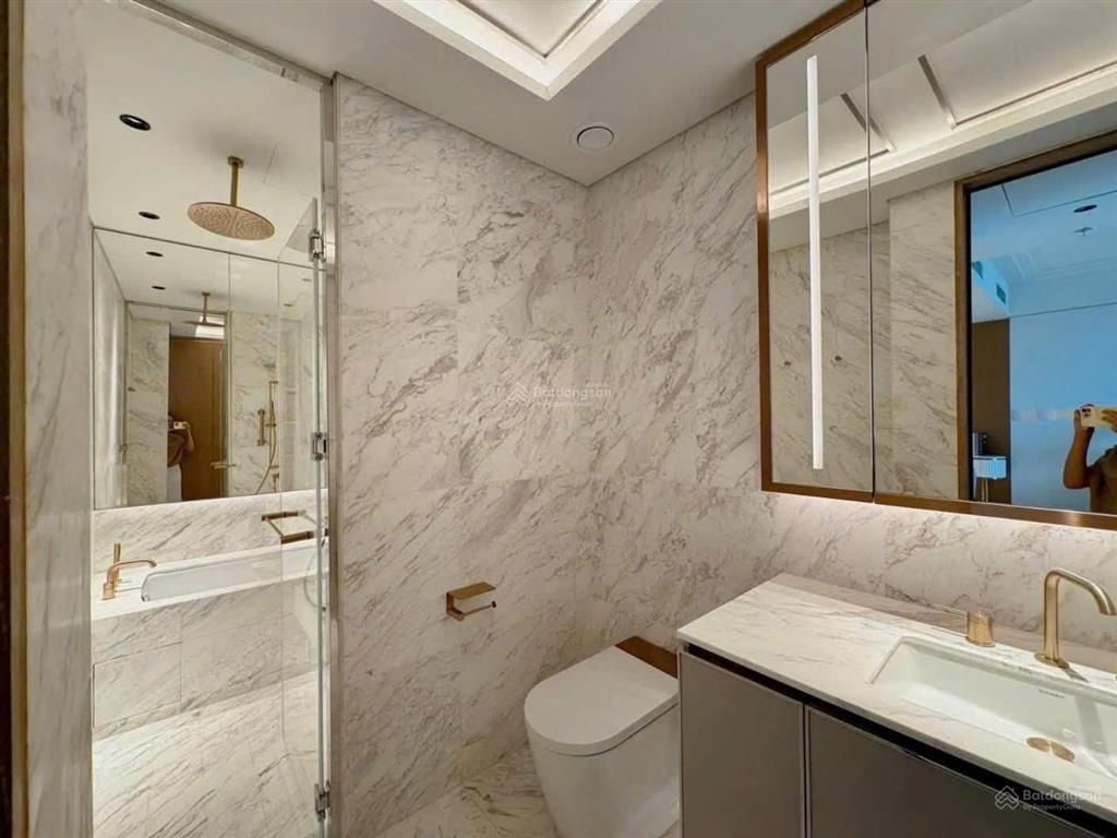 Chính chủ cần bán gấp căn hộ 2n2vs vinhomes greenbay  view hồ  dt 63m²  full nt, giá chỉ 7,1 tỷ