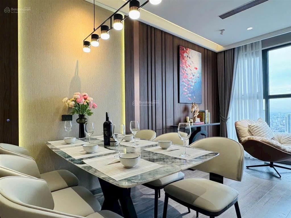Một trong số ít 1 căn 3n2wc  view thành phố  full nt  giá chỉ nhỉnh 10 tỷ tại vinhomes westpoint