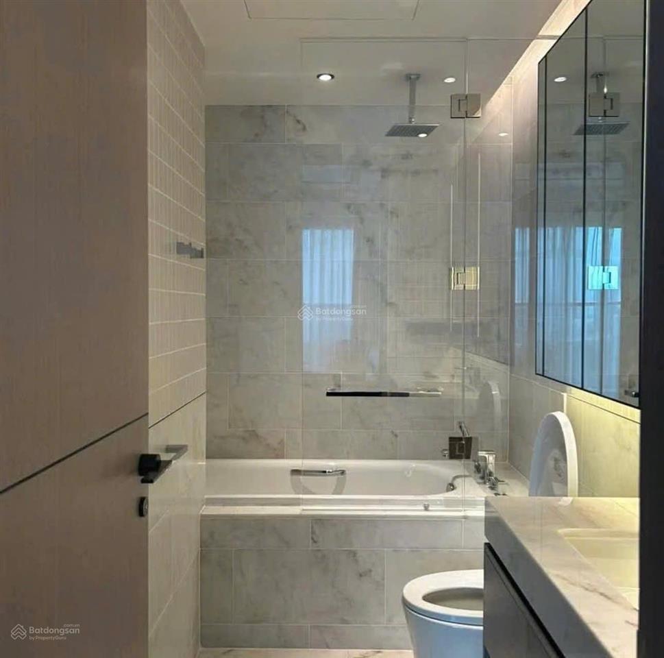 Chính chủ bán gấp căn hộ 3 ngủ vinhomes nguyễn chí thanh  dt 128,6m2  full nt  giá chỉ 17,5 tỷ
