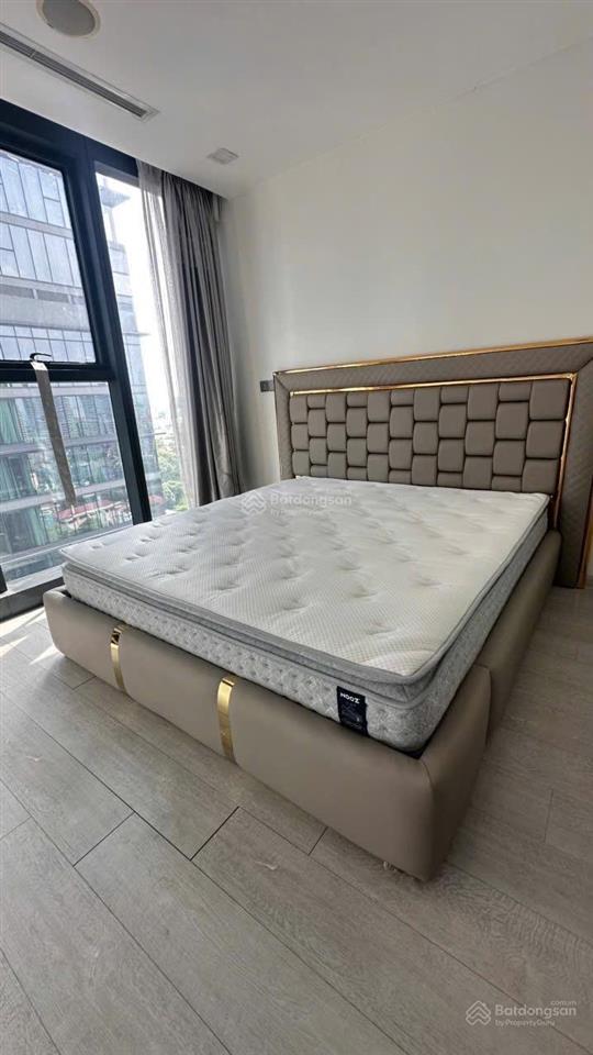 Định cư nước ngoài cần bán 2pn bason l617.05 78m giá 17ty bao thuế, sổ hồng 0779 770 ***