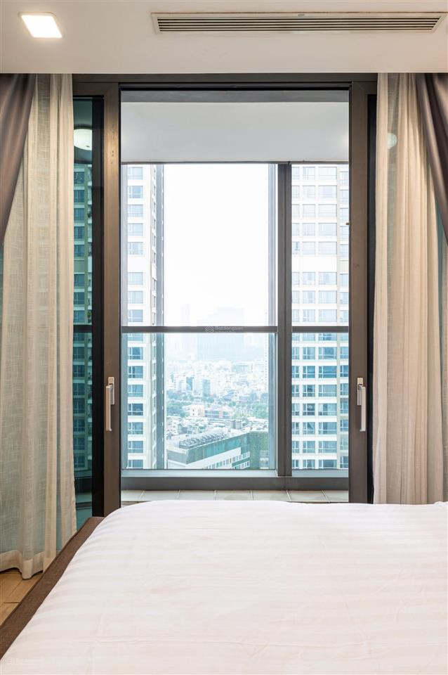 Bán 1pn toà lm81 giá 10 tỷ full nội thất, có hợp đồng thuê 23 triệu/tháng chính chủ 0779 770 ***