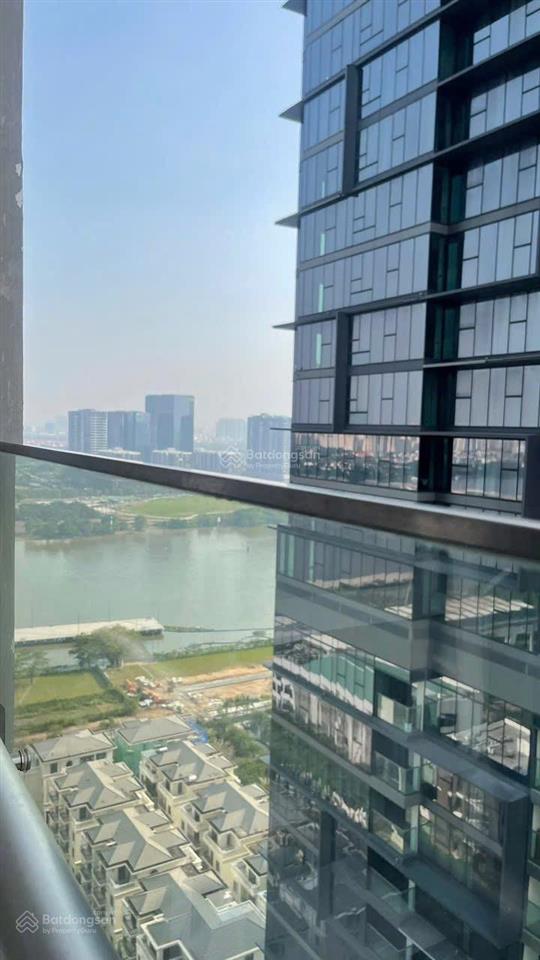Bán 1pn lux647.06 tầng cao view đẹp giá 10,7 tỷ bao thuế phí, tặng nội thất 0779 770 ***