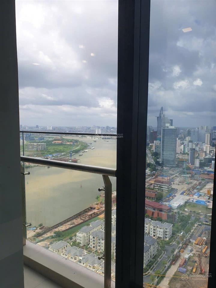 Bán 1pn lux647.06 tầng cao view đẹp giá 10,7 tỷ bao thuế phí, tặng nội thất 0779 770 ***