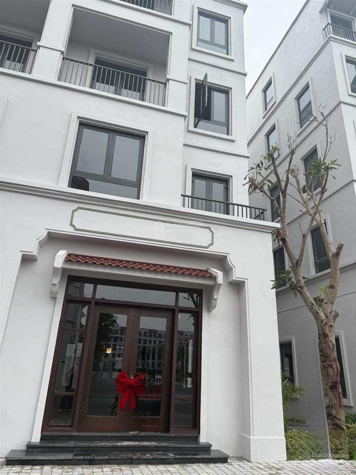 Bán gấp biệt thự vinhomes global gate, 40 tỷ, 96 m2, view công viên vườn hoa