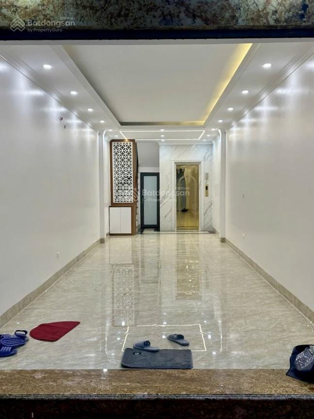 Bán nhà phố cầu giấy, dt 46m, 7 tầng thang máy, 4pn, 2 thoáng, sổ đỏ, giá 15,5 tỷ