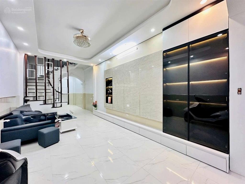 Bán nhà xuân thủy, cầu giấy 42m2 x 4t, lô góc 3 thoáng, ô tô vào nhà, 13.2 tỷ