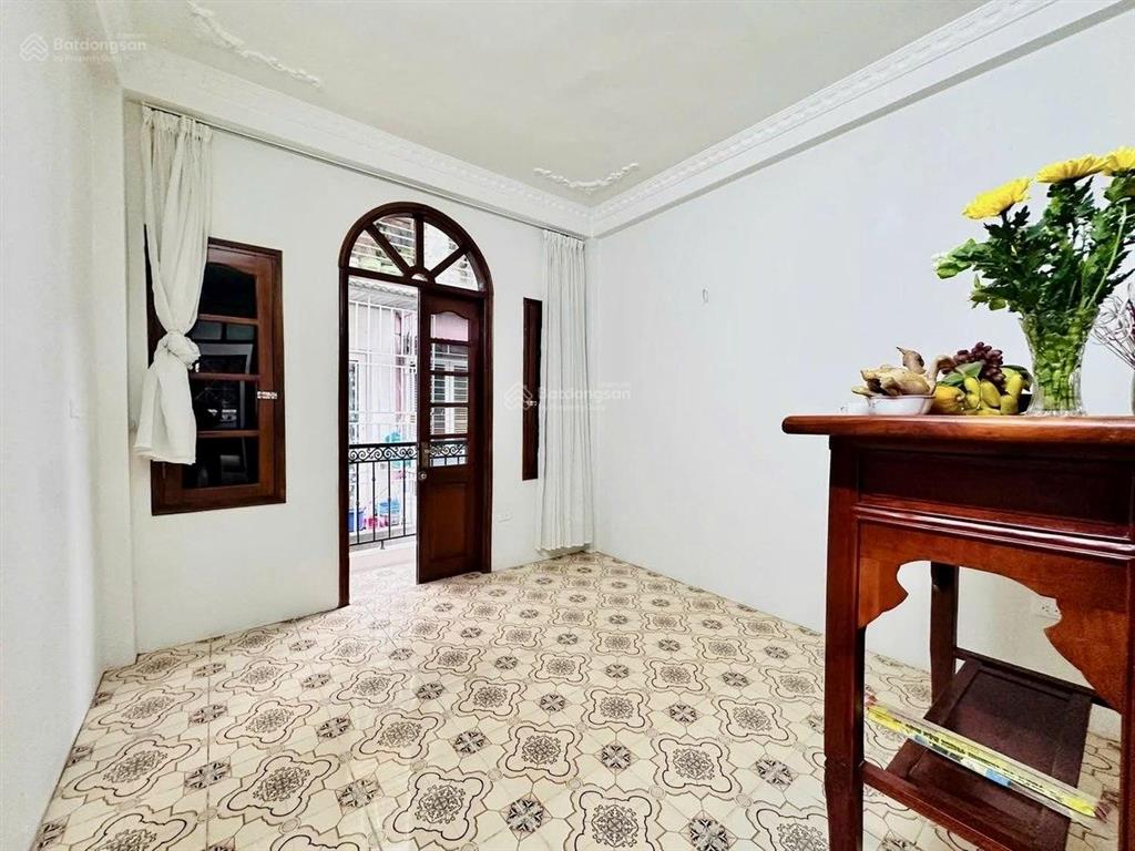 Bán nhà xuân thủy, cầu giấy 42m2 x 4t, lô góc 3 thoáng, ô tô vào nhà, 13.2 tỷ
