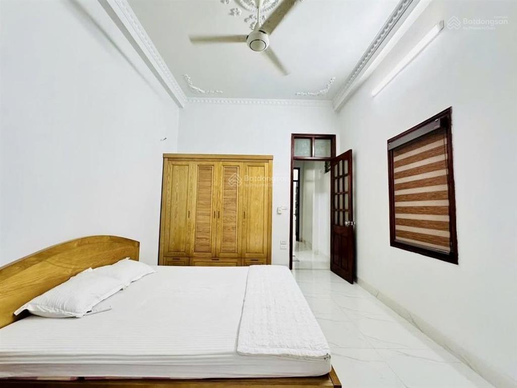 Bán nhà xuân thủy, cầu giấy 42m2 x 4t, lô góc 3 thoáng, ô tô vào nhà, 13.2 tỷ