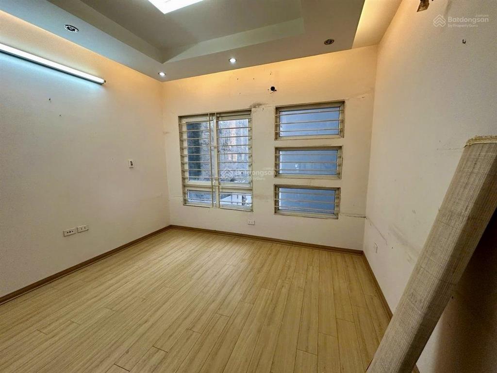 Bán nhà cầu giấy, dân xây, 39m, 5 tầng, gần ô tô, sát vđ2.5, giá cực tốt 11,6 tỷ thương lượng