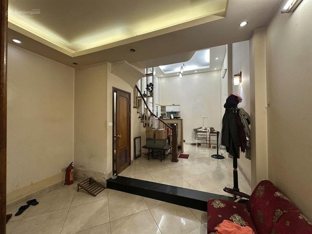 Bán nhà cầu giấy, dân xây, 39m, 5 tầng, gần ô tô, sát vđ2.5, giá cực tốt 11,6 tỷ thương lượng