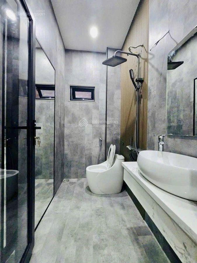 Bán nhà ở luôn đường cầu giấy, 38m, 4 tầng, 4pn, full đồ đẹp, 2 thoáng, gần phố, sổ đỏ, 11,9 tỷ