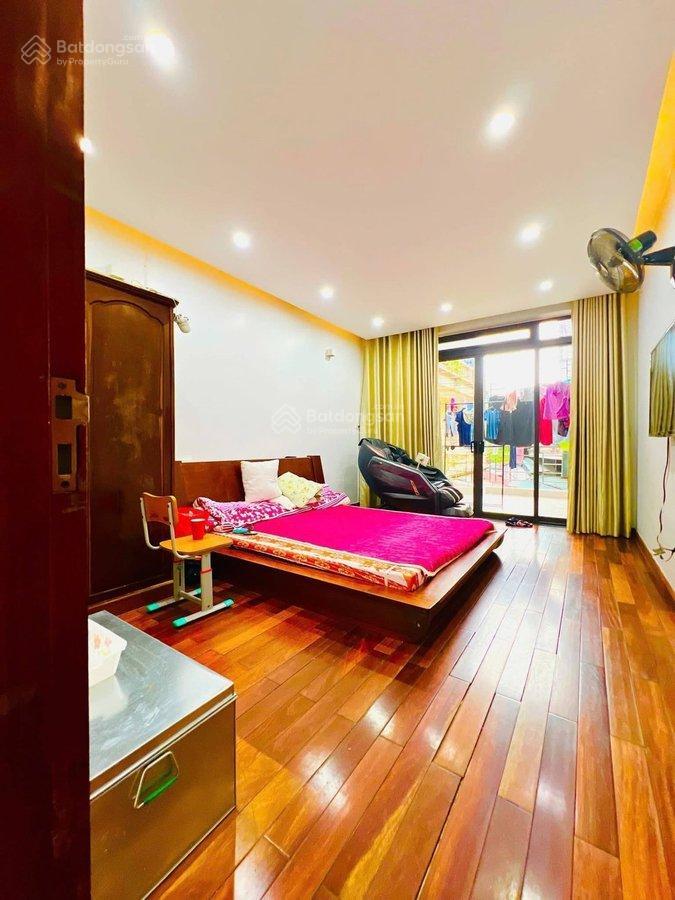 Bán nhà dân xây đẹp cầu giấy, 44m, 4 tầng, ngõ rộng, 4pn đẹp, sổ đỏ, khung cột chắc chắn, 11,9 tỷ