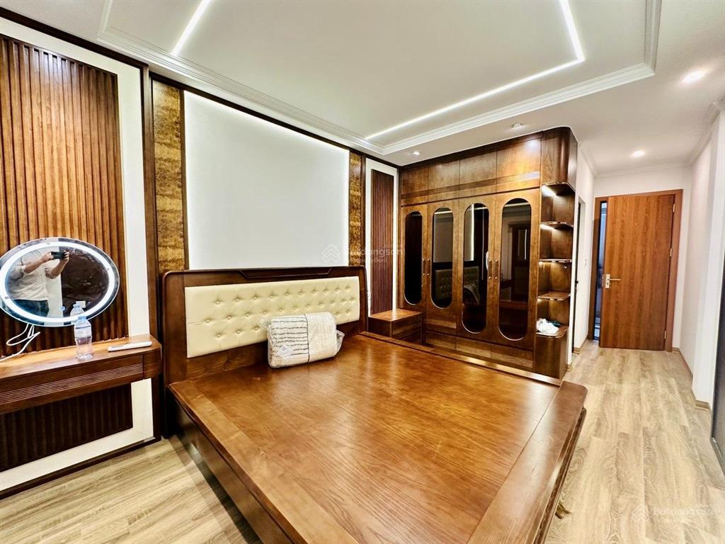 Bán nhà 7 tầng thang máy nguyễn khang, cầu giấy, 37m, ngõ nông, 4pn full đồ, sổ đỏ, ở luôn, 13,6 tỷ