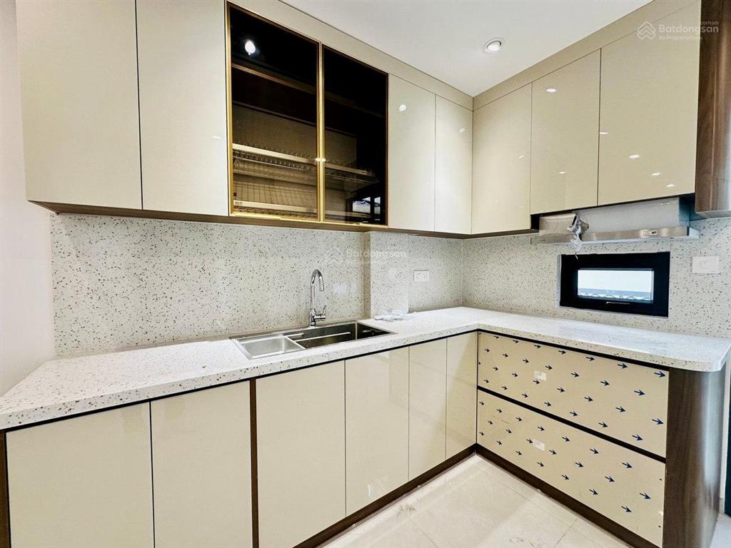 Bán nhà 7 tầng thang máy nguyễn khang, cầu giấy, 37m, ngõ nông, 4pn full đồ, sổ đỏ, ở luôn, 13,6 tỷ