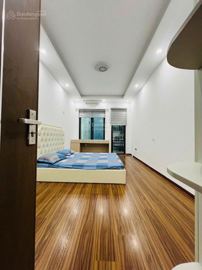 Bán nhà dân xây đẹp 5 tầng cầu giấy, 37m2, 4pn ở luôn, không quy hoạch, sổ đỏ, 13,7 tỷ thương lượng