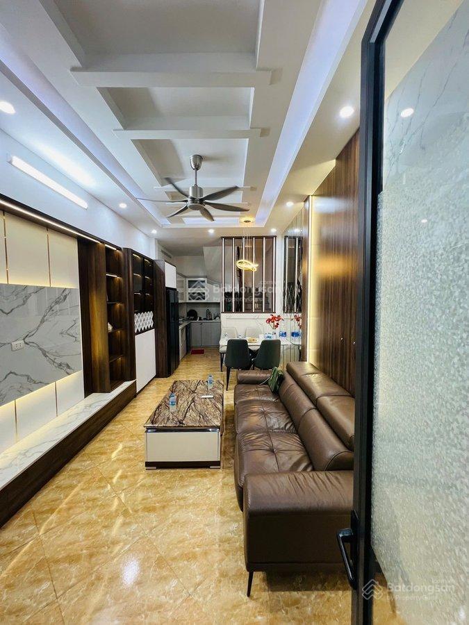Bán nhà dân xây đẹp 5 tầng cầu giấy, 37m2, 4pn ở luôn, không quy hoạch, sổ đỏ, 13,7 tỷ thương lượng