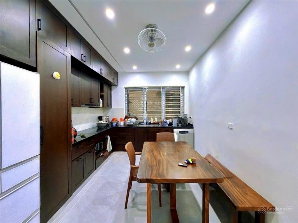 Giá tốt, nhà dân xuân thuỷ, cầu giấy, 50m, 4 tầng, 4pn, 2 thoáng, ngõ rộng, xây chắc, sổ đỏ, 13,9t