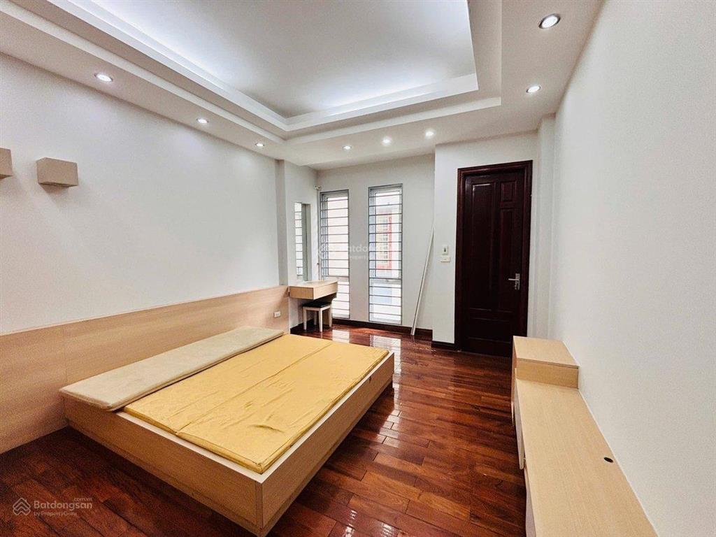 Hạ chào! nhà dân xây trung tâm cầu giấy, 53m, 5 tầng, 6 ngủ, ngõ rộng thoáng, sổ đỏ, 13.75 tỷ