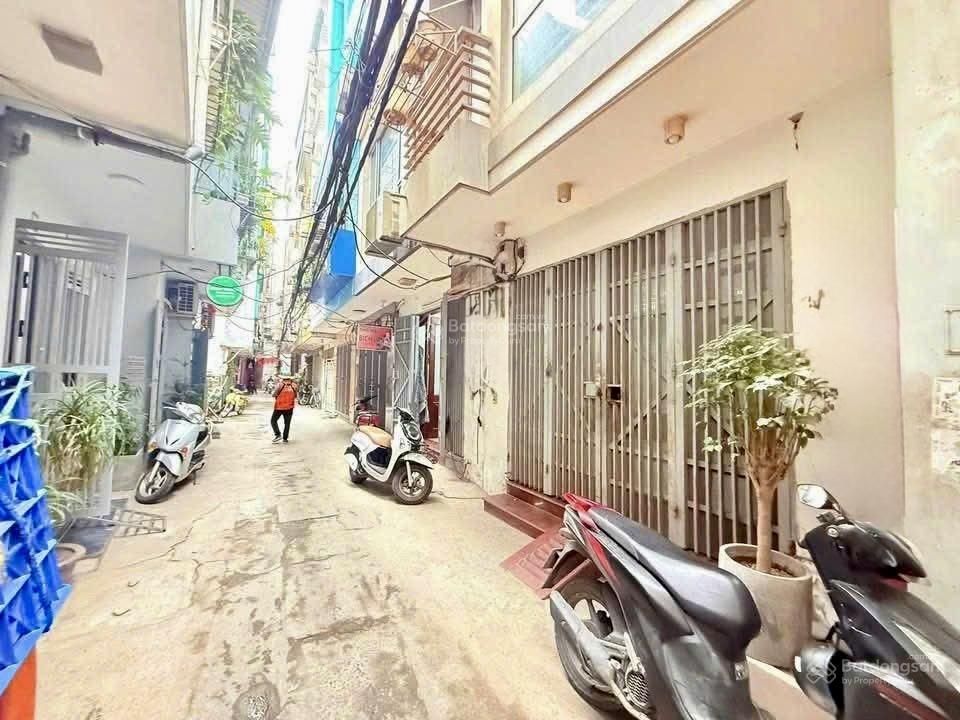 Hạ chào! nhà dân xây trung tâm cầu giấy, 53m, 5 tầng, 6 ngủ, ngõ rộng thoáng, sổ đỏ, 13.75 tỷ
