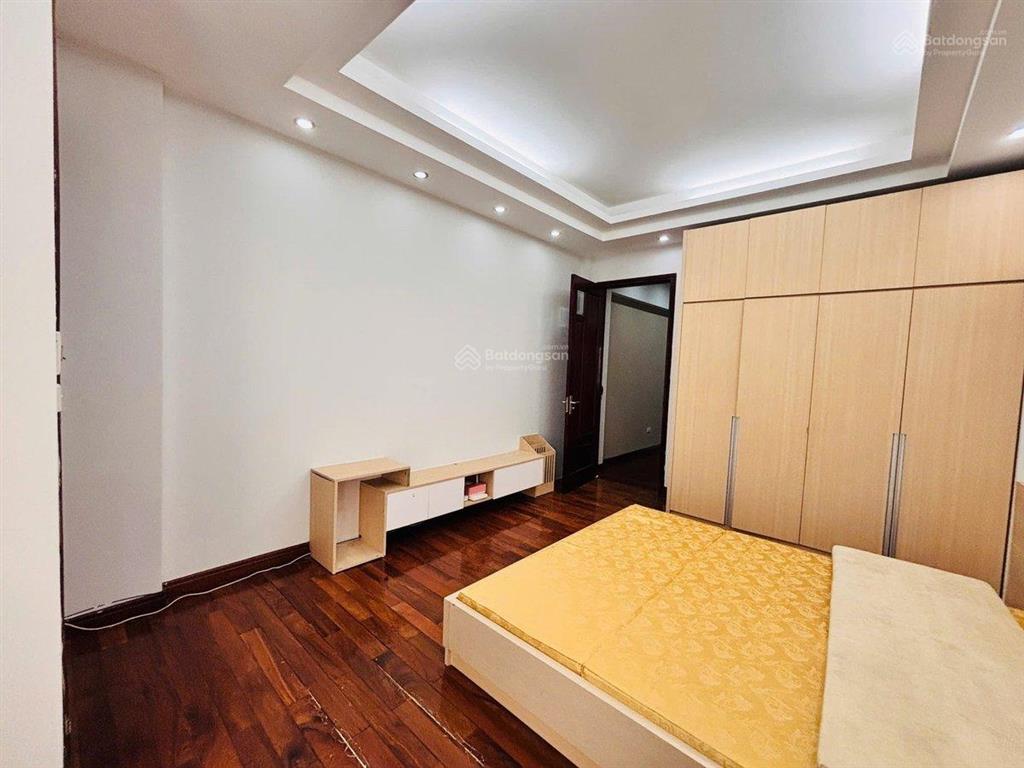 Hạ chào! nhà dân xây trung tâm cầu giấy, 53m, 5 tầng, 6 ngủ, ngõ rộng thoáng, sổ đỏ, 13.75 tỷ