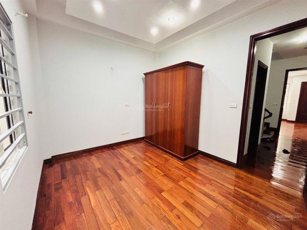 Hạ chào! nhà dân xây trung tâm cầu giấy, 53m, 5 tầng, 6 ngủ, ngõ rộng thoáng, sổ đỏ, 13.75 tỷ