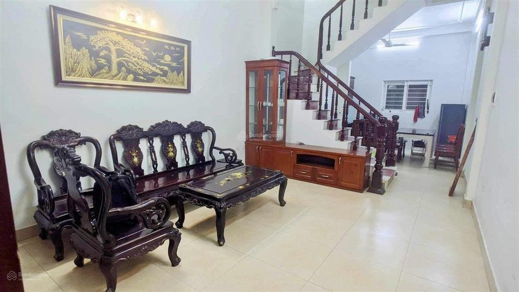Bán nhà phân lô dân xây cầu giấy, 47m, 4 tầng, ngõ nông rộng ô tô đỗ cửa, 4pn, sổ đỏ, 15,8 tỷ