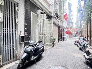 Bán nhà phân lô dân xây cầu giấy, 47m, 4 tầng, ngõ nông rộng ô tô đỗ cửa, 4pn, sổ đỏ, 15,8 tỷ