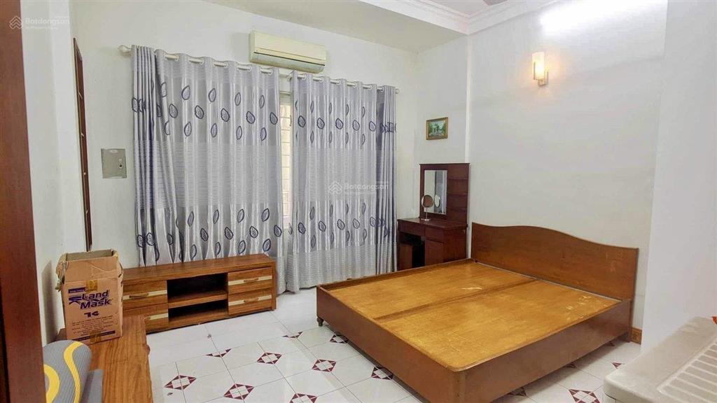 Bán nhà phân lô dân xây cầu giấy, 47m, 4 tầng, ngõ nông rộng ô tô đỗ cửa, 4pn, sổ đỏ, 15,8 tỷ