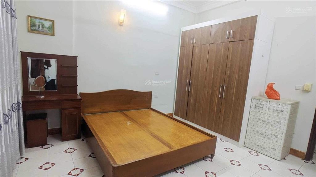 Bán nhà phân lô dân xây cầu giấy, 47m, 4 tầng, ngõ nông rộng ô tô đỗ cửa, 4pn, sổ đỏ, 15,8 tỷ