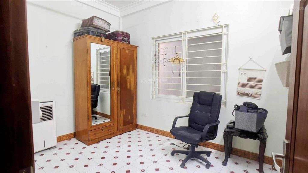Bán nhà phân lô dân xây cầu giấy, 47m, 4 tầng, ngõ nông rộng ô tô đỗ cửa, 4pn, sổ đỏ, 15,8 tỷ