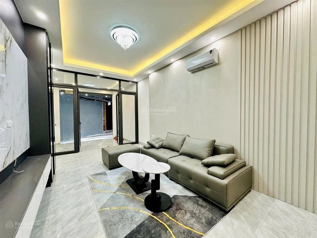 Bán nhà riêng đường bưởi, ba đình, 17,4 tỷ, 43m2, 3pn, 5wc, 6 tầng thang máy, full đồ, sổ đỏ đẹp.