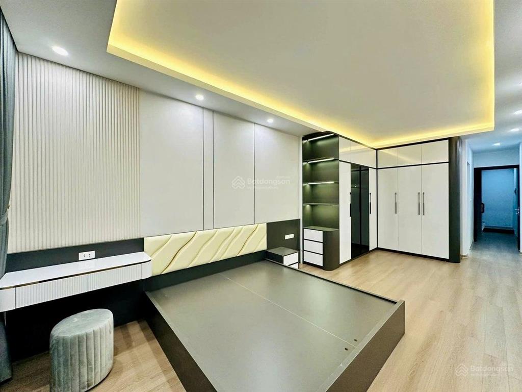 Bán nhà riêng đường bưởi, ba đình, 17,4 tỷ, 43m2, 3pn, 5wc, 6 tầng thang máy, full đồ, sổ đỏ đẹp.