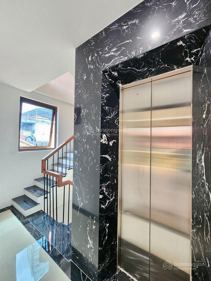 Bán nhà ở luôn cầu giấy, 12,3 tỷ, 30m2, 6 tầng thang máy, 3pn, 5wc, căn góc, sổ đỏ, giá tốt