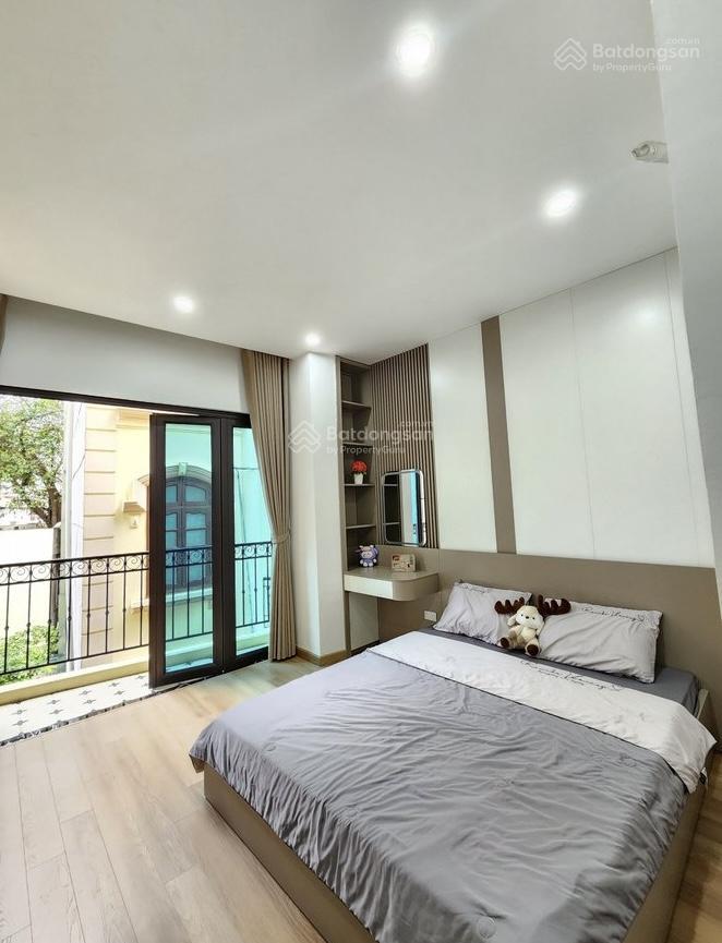 Bán nhà ở luôn cầu giấy, 12,3 tỷ, 30m2, 6 tầng thang máy, 3pn, 5wc, căn góc, sổ đỏ, giá tốt