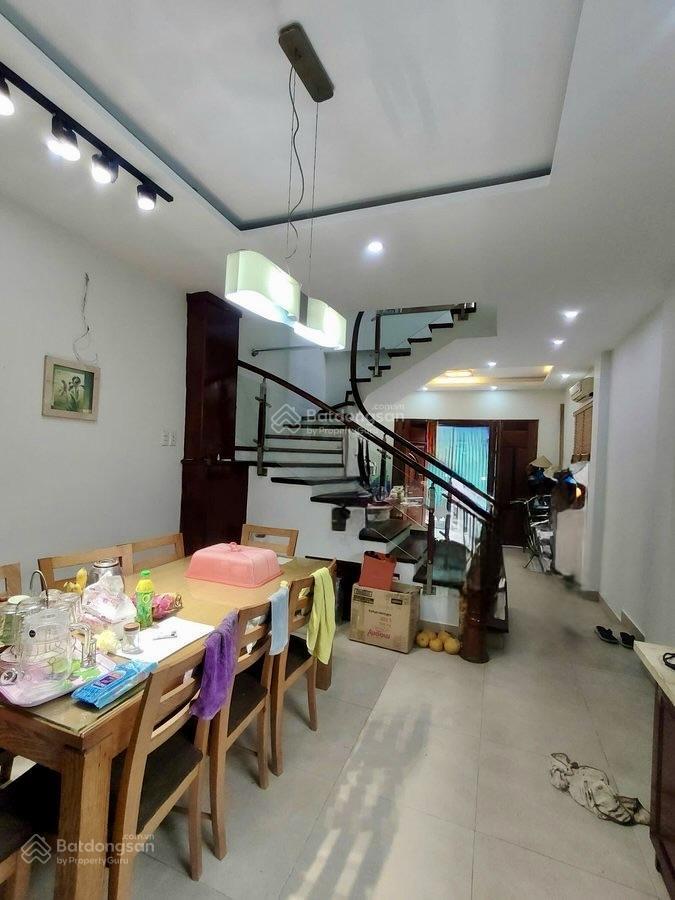 Bán nhà dân xây, phân lô, trần quốc hoàn, cầu giấy, 18,8 tỷ, 5tầng, mt4m, 4pn, căn góc, gara ô tô.