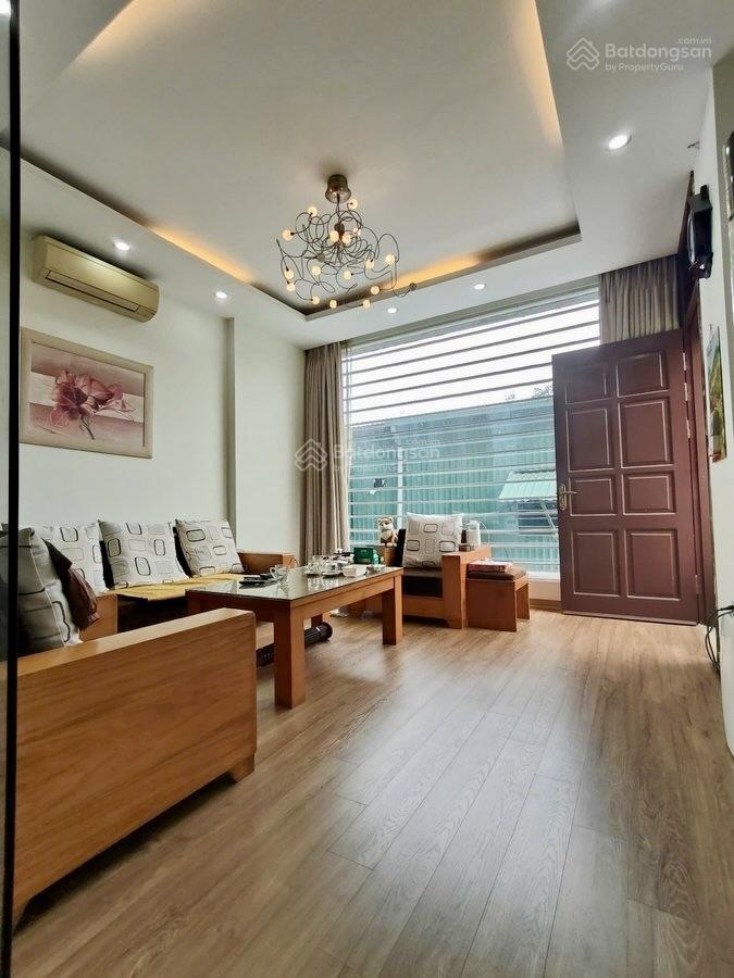 Bán nhà dân xây, phân lô, trần quốc hoàn, cầu giấy, 18,8 tỷ, 5tầng, mt4m, 4pn, căn góc, gara ô tô.