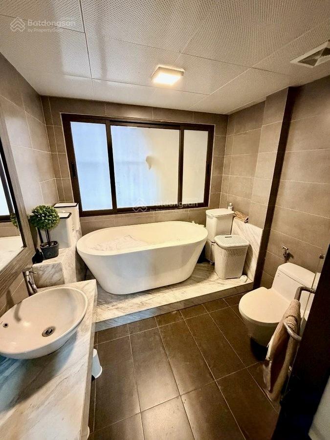 Phân lô dân xây trung kính, cầu giấy, 21,5 tỷ, 47m 5 tầng, ô tô đỗ cửa, mặt tiền 5m, gara, ngõ nông