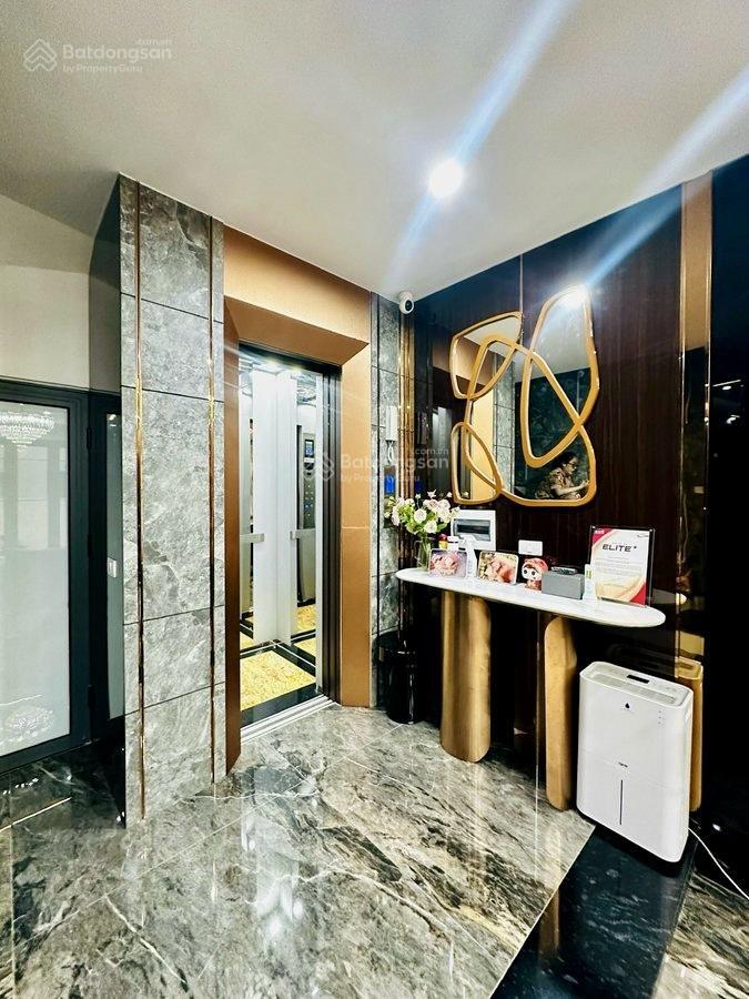 Bán nhà thang máy nguyễn ngọc vũ, cầu giấy, 13,9 tỷ, 6 tầng, 3pn full đồ, 1 bước ra phố ô tô tránh.