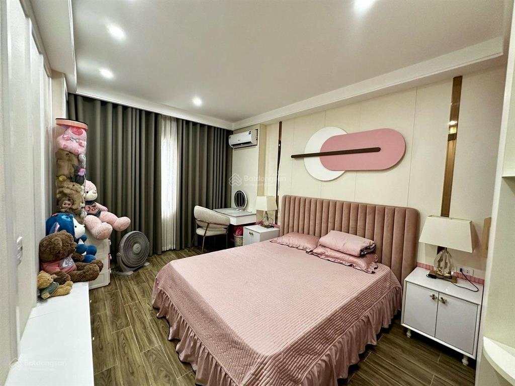 Bán nhà thang máy nguyễn ngọc vũ, cầu giấy, 13,9 tỷ, 6 tầng, 3pn full đồ, 1 bước ra phố ô tô tránh.