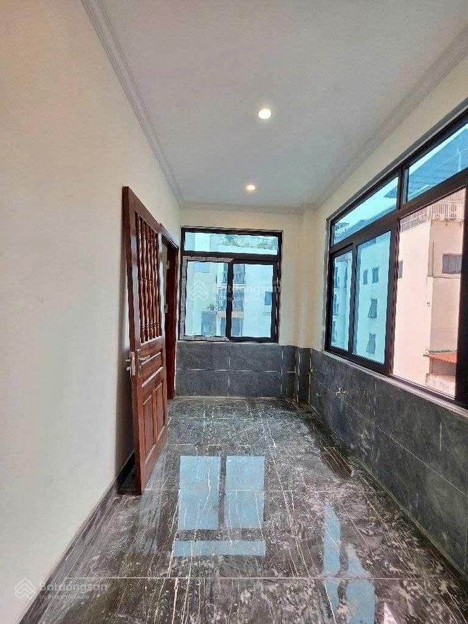 Nhà mới cầu giấy, 47m2 x 5 tầng thang máy, gara ô tô, mặt tiền 4,7m, sổ vuông đẹp, 22,8 tỷ