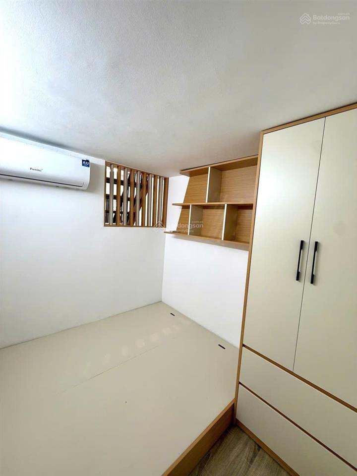 Tập thể nghĩa tân  ô tô đỗ cửa  tiện ích bạt ngàn  đi bộ 3 phút tới tiểu học nghã tân.