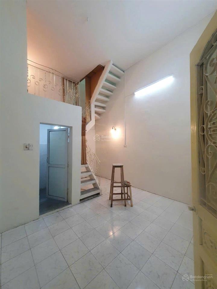 Chỉ 15,2 tỷ có ngay 45,1 m2 nhà phân lô vip phố dương khuê, oto, kinh doanh sầm uất.