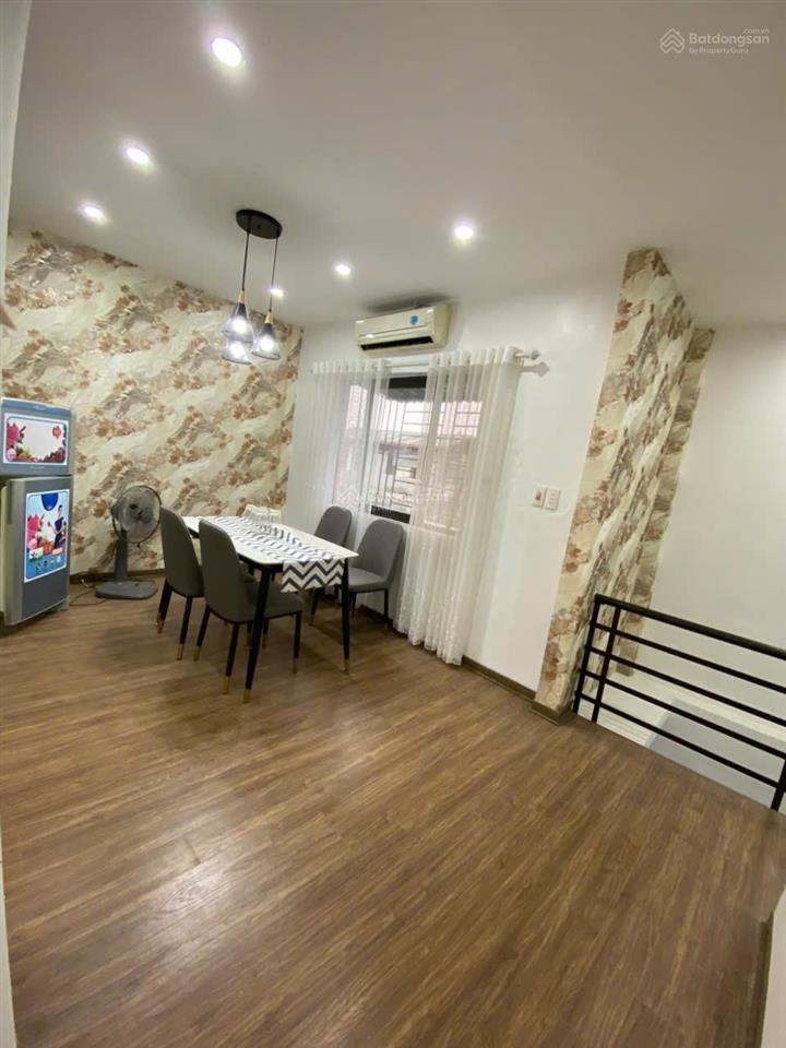 Tập thể nghĩa tân, 105m2 4,87 tỷ, đi bộ 5 phút tới trường, chợ, công viên