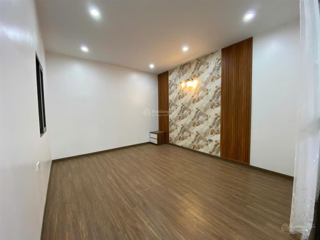 Tập thể nghĩa tân, 105m2 4,87 tỷ, đi bộ 5 phút tới trường, chợ, công viên