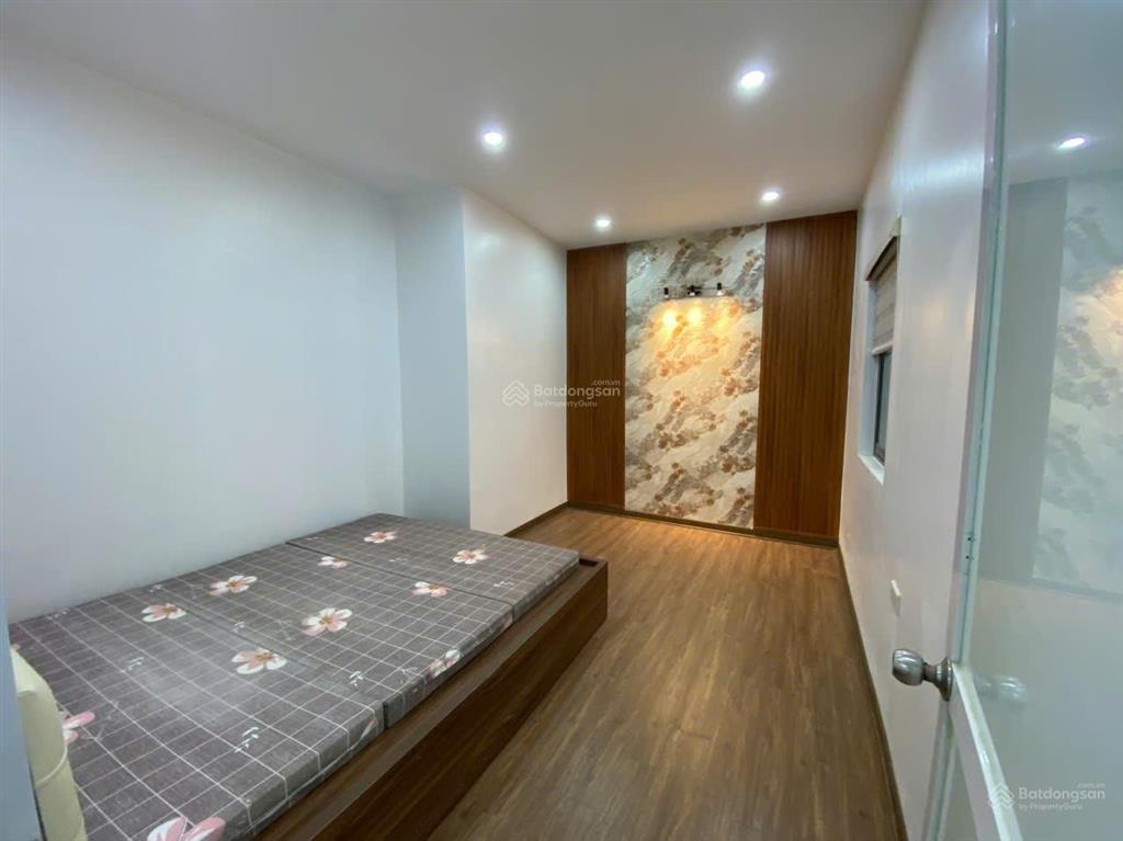 Tập thể nghĩa tân, 105m2 4,87 tỷ, đi bộ 5 phút tới trường, chợ, công viên