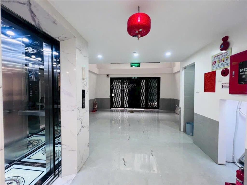 Chỉ 25,3 tỷ có toà chdv 7 tầng mới tinh hoàng quốc việt, 2mt, 20 phòng khép kín, dt 130triệu/tháng