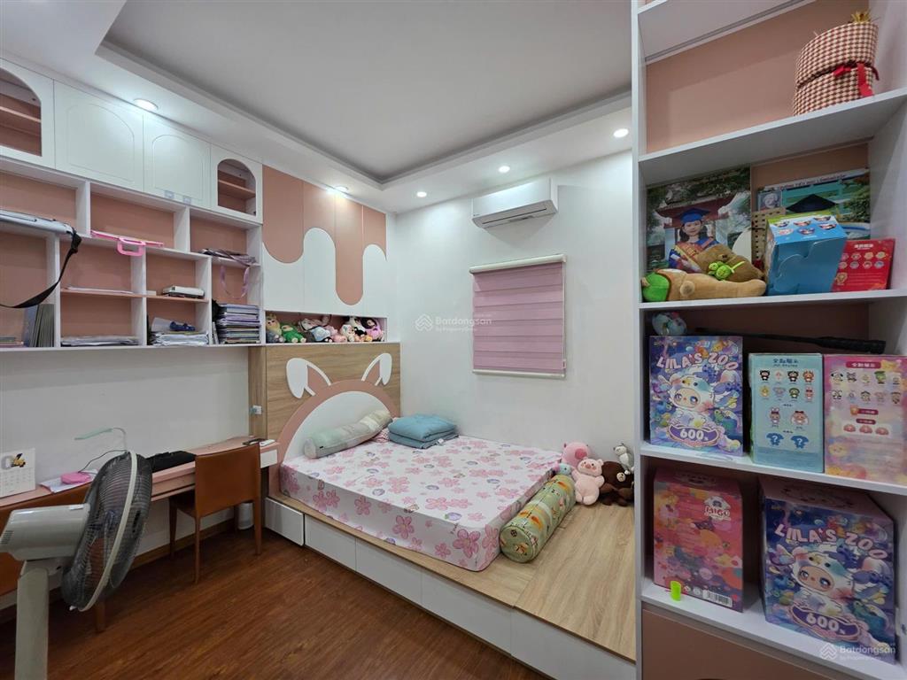 Chính chủ bán nhà 5 tầng mặt ngõ phố nguyễn khang 15,2 tỷ, nhà mới dân xây, sát phố