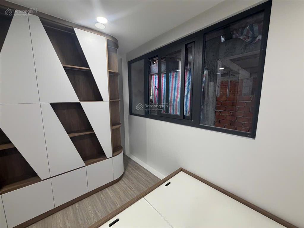 Bán nhà hẻm 114 vườn lài  nhà 1 trệt, 1 lửng 2 lầu 1 tum có 4 phòng ngủ, 4 wc, đường 6m thông